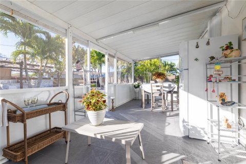 House in Cutler Bay, Florida 4 bedrooms, 155.15 sq.m. № 1707915 - photo 23