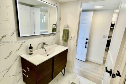 Condominio en venta en Margate, Florida, 1 dormitorio, 66.89 m2 № 2005360 - foto 20