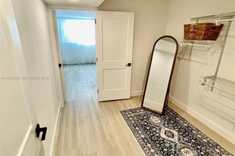 Condominio en venta en Margate, Florida, 1 dormitorio, 66.89 m2 № 2005360 - foto 17