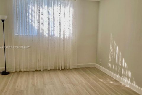 Condominio en venta en Margate, Florida, 1 dormitorio, 66.89 m2 № 2005360 - foto 16