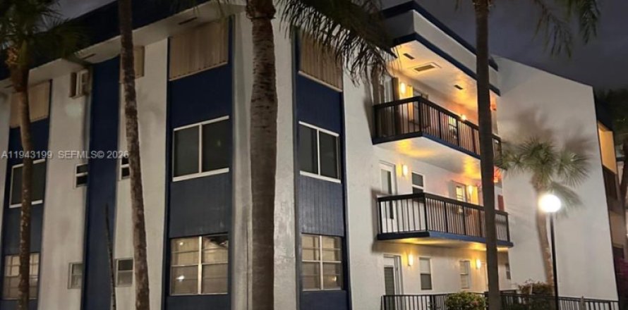 Condominio en Margate, Florida, 1 dormitorio  № 2005360