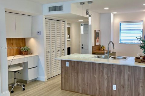 Condominio en venta en Margate, Florida, 1 dormitorio, 66.89 m2 № 2005360 - foto 14