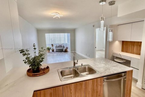 Condominio en venta en Margate, Florida, 1 dormitorio, 66.89 m2 № 2005360 - foto 10