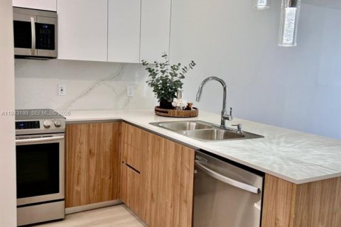 Condominio en venta en Margate, Florida, 1 dormitorio, 66.89 m2 № 2005360 - foto 11