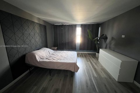 Condominio en venta en Hallandale Beach, Florida, 1 dormitorio, 76.64 m2 № 1430022 - foto 29