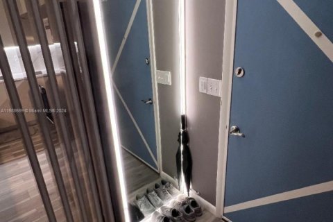 Condominio en venta en Hallandale Beach, Florida, 1 dormitorio, 76.64 m2 № 1430022 - foto 3