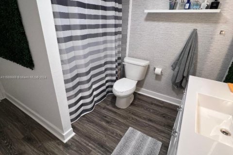 Condominio en venta en Hallandale Beach, Florida, 1 dormitorio, 76.64 m2 № 1430022 - foto 24