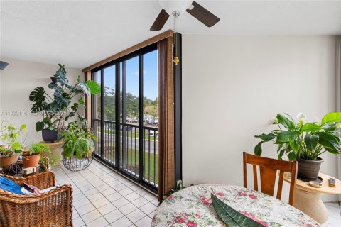 Купить кондоминиум в Уэстон, Флорида 2 спальни, 118.26м2, № 1989639 - фото 27