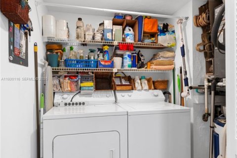 Купить кондоминиум в Уэстон, Флорида 2 спальни, 118.26м2, № 1989639 - фото 17