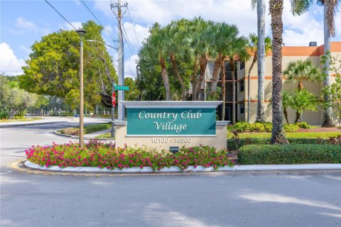 Купить кондоминиум в Уэстон, Флорида 2 спальни, 118.26м2, № 1989639 - фото 2