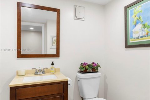 Купить кондоминиум в Уэстон, Флорида 2 спальни, 118.26м2, № 1989639 - фото 15