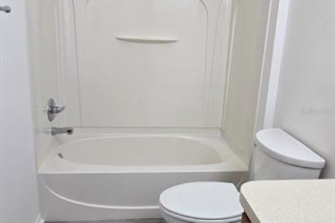 Снять в аренду виллу или дом в Те-Виллиджис, Флорида 1 комната, 110.37м2, № 2115505 - фото 11