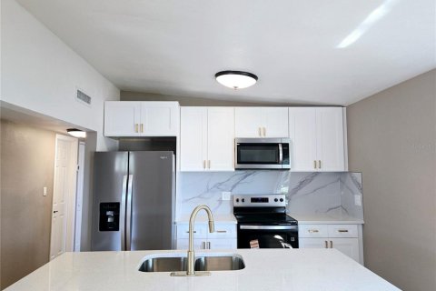 Casa en venta en Saint Petersburg, Florida, 3 dormitorios, 125.98 m2 № 1631996 - foto 7