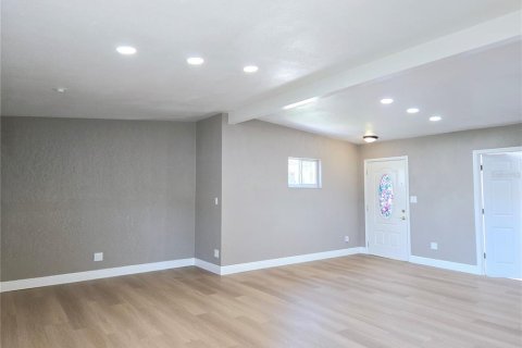 Casa en venta en Saint Petersburg, Florida, 3 dormitorios, 125.98 m2 № 1631996 - foto 11