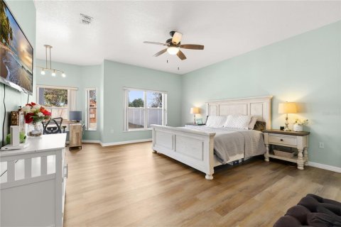 House in BELLALAGO in Kissimmee, Florida 5 bedrooms, 261.33 sq.m. № 2221885 - photo 15