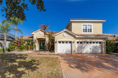 House in BELLALAGO in Kissimmee, Florida 5 bedrooms, 261.33 sq.m. № 2221885