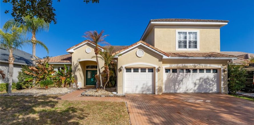 House in BELLALAGO in Kissimmee, Florida 5 bedrooms, 261.33 sq.m. № 2221885