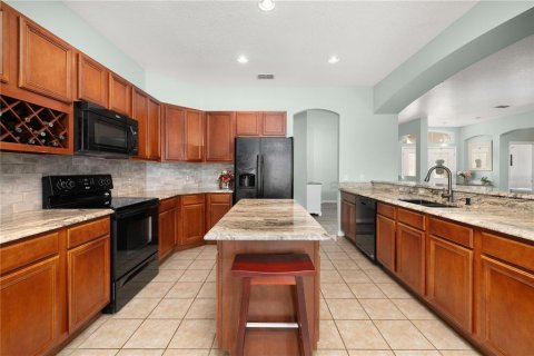 House in BELLALAGO in Kissimmee, Florida 5 bedrooms, 261.33 sq.m. № 2221885 - photo 7