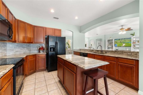 House in BELLALAGO in Kissimmee, Florida 5 bedrooms, 261.33 sq.m. № 2221885 - photo 9