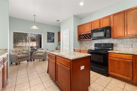 House in BELLALAGO in Kissimmee, Florida 5 bedrooms, 261.33 sq.m. № 2221885 - photo 8