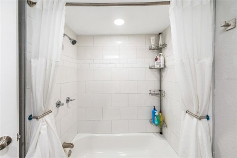 Dúplex en venta en Chiefland, Florida, 5 dormitorios, 122.63 m2 № 2236483 - foto 25