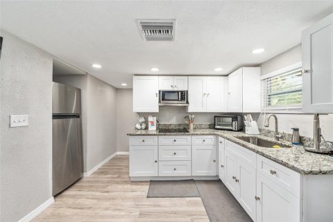 Dúplex en venta en Chiefland, Florida, 5 dormitorios, 122.63 m2 № 2236483 - foto 21