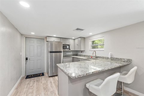 Dúplex en venta en Chiefland, Florida, 5 dormitorios, 122.63 m2 № 2236483 - foto 12