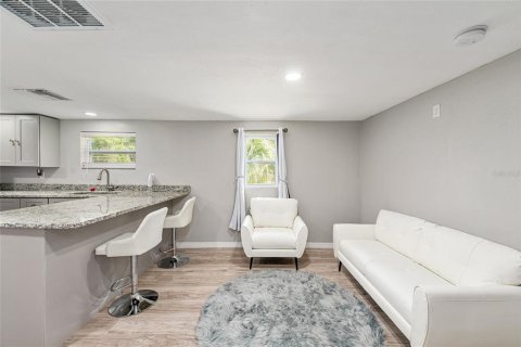 Dúplex en venta en Chiefland, Florida, 5 dormitorios, 122.63 m2 № 2236483 - foto 6