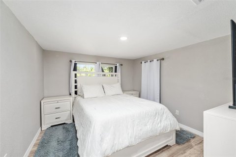 Dúplex en venta en Chiefland, Florida, 5 dormitorios, 122.63 m2 № 2236483 - foto 22