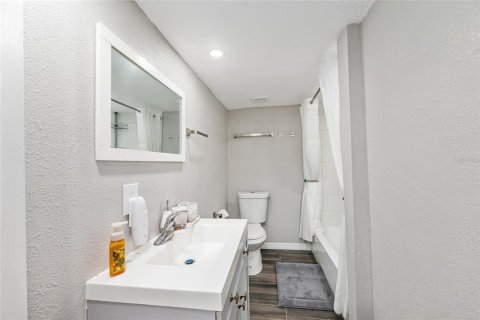 Dúplex en venta en Chiefland, Florida, 5 dormitorios, 122.63 m2 № 2236483 - foto 16