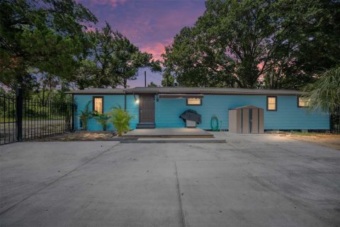 Dúplex en venta en Chiefland, Florida, 5 dormitorios, 122.63 m2 № 2236483 - foto 5