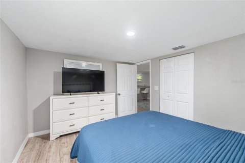 Dúplex en venta en Chiefland, Florida, 5 dormitorios, 122.63 m2 № 2236483 - foto 14