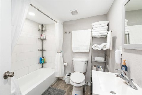 Dúplex en venta en Chiefland, Florida, 5 dormitorios, 122.63 m2 № 2236483 - foto 24