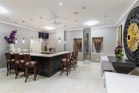 Condo in Bal Harbour, Florida, 2 bedrooms  № 1867128 - photo 21