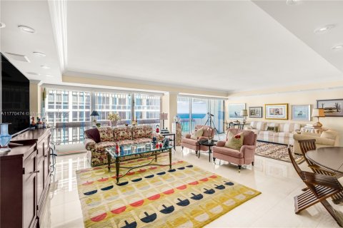 Condo in Bal Harbour, Florida, 2 bedrooms  № 1867128 - photo 1