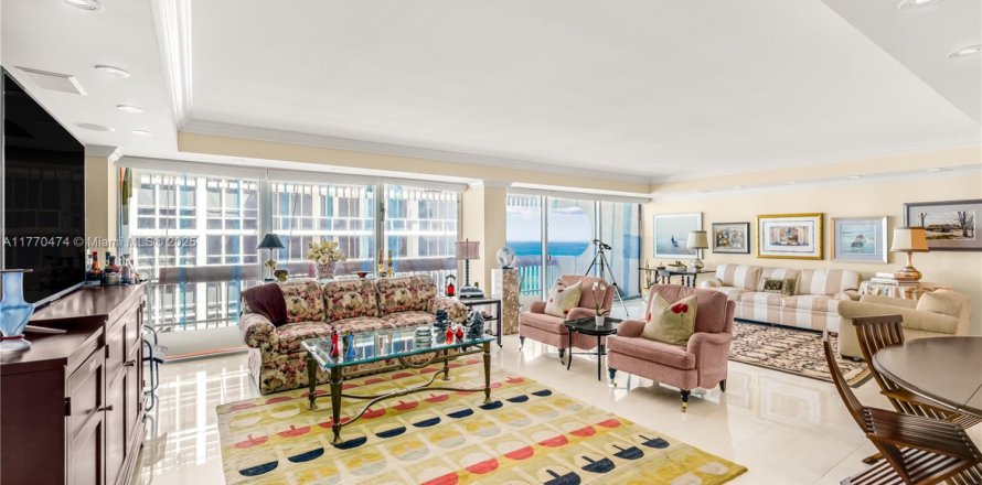 Condo in Bal Harbour, Florida, 2 bedrooms № 1867128