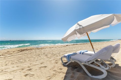Condo in Bal Harbour, Florida, 2 bedrooms  № 1867128 - photo 18