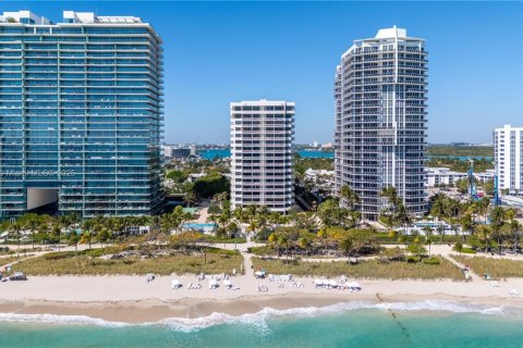 Condo in Bal Harbour, Florida, 2 bedrooms  № 1867128 - photo 3