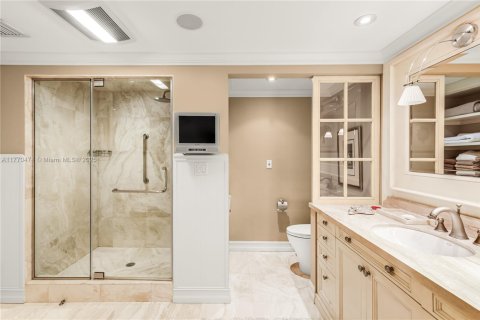 Condo in Bal Harbour, Florida, 2 bedrooms  № 1867128 - photo 10