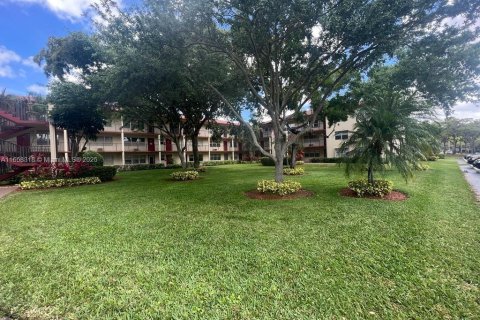 Condominio en venta en Pembroke Pines, Florida, 1 dormitorio, 75.34 m2 № 1983243 - foto 12
