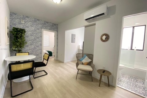 Снять в аренду квартиру в Майами, Флорида 1 спальня, 60.39м2, № 1955353 - фото 1