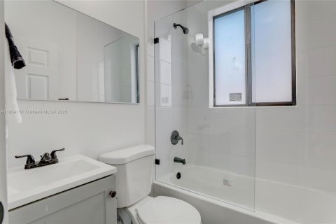Снять в аренду квартиру в Майами, Флорида 1 спальня, 60.39м2, № 1955353 - фото 5