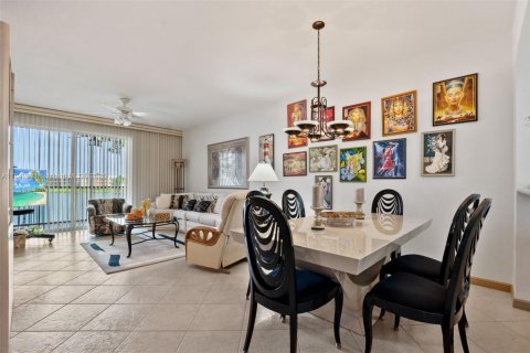 Condo in Tamarac, Florida, 2 bedrooms  № 1836812 - photo 10