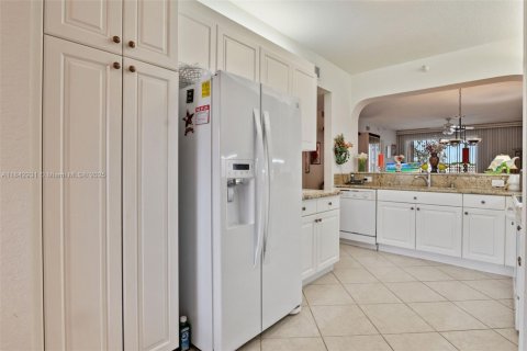 Condo in Tamarac, Florida, 2 bedrooms  № 1836812 - photo 7