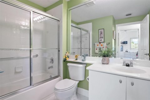 Condo in Tamarac, Florida, 2 bedrooms  № 1836812 - photo 20