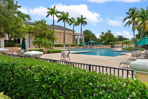 Condo in Tamarac, Florida, 2 bedrooms  № 1836812 - photo 26