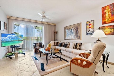 Condo in Tamarac, Florida, 2 bedrooms  № 1836812 - photo 12