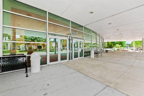 Condo in Tamarac, Florida, 2 bedrooms  № 1836812 - photo 25