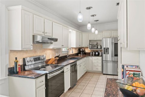 House in Orlando, Florida 4 bedrooms, 252.88 sq.m. № 1832901 - photo 12