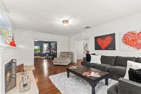 House in Orlando, Florida 4 bedrooms, 252.88 sq.m. № 1832901 - photo 4